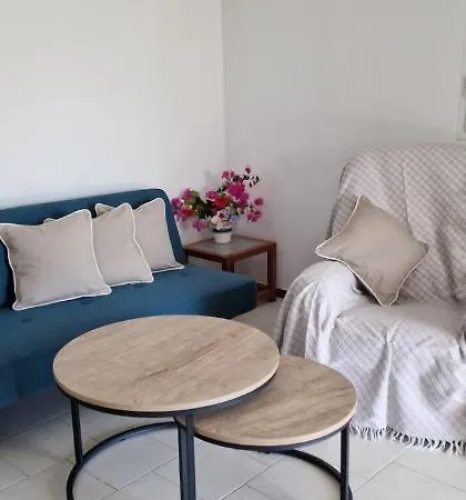 Madenia * Πόρτο Χέλι