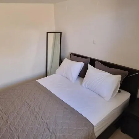 Madenia Kır Evi *